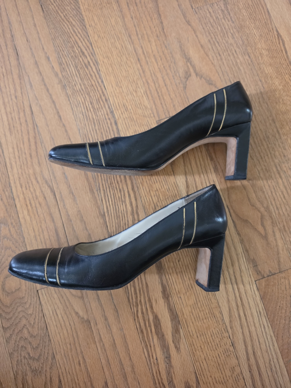Nina Comfort Vintage Black Leather Square-Toe Pumps w/ Gold Accent Trim Size 9.5 - Picture 2 of 6